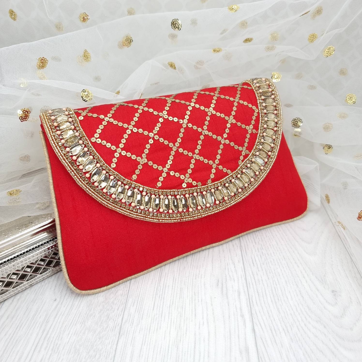 Embroidery Wedding Clutches at Rs 350 in Delhi | ID: 20174310562