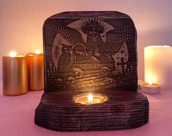 Drewniany świecznik Santa Muerte: pogański wystrój ołtarza