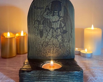 Azazel Altar Kerzenhalter - Laserverbrannte Gothic Holzdekor