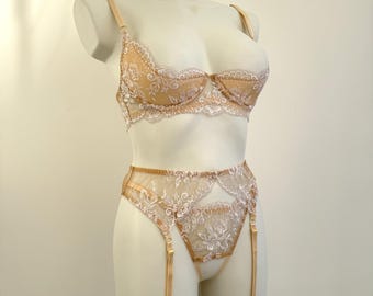 Open cupless lingerie plus size, Shelf bra, Crotchless panties