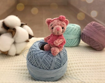 Small cat plushie toy. Miniature stuffed kitten, little tiny friend for Blythe doll. Mini stuffy animal, pocket pet. Gift for cat mom