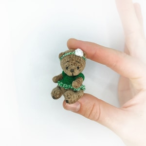 Mini Plüschbär Teddybär für Puppenstube. Blythe Freund. 5 cm im Taschenkörper. Tasche Umarmung Plüschtier Mini Geschenk handgemacht