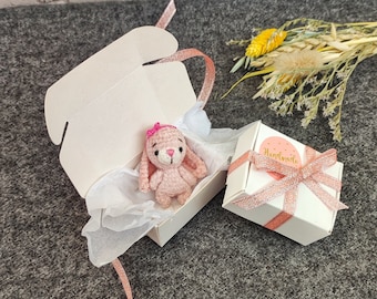 Mini Geschenk reizendes Häschenkaninchenspielzeug. Süßes kleines Taschen-Plüschtier. Micro Stofftier für Puppe. Einzigartiges handgemachtes Geschenk für Mädchen