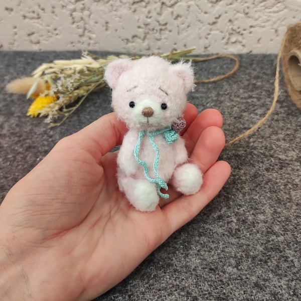 Künstler Teddybär - Miniatur Sammlerstück Stofftier. Stofftier Freund für Puppe. Mini Teddybär.