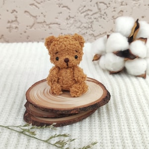 Ursinho de pelúcia em miniatura, macio e fofinho. Lindo presente de bolso para um amigo. Lindo mini bichinho de pelúcia para colecionar. Boneca companheira.