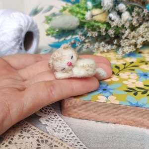 Small plushie kitten toy. Tiny stuffed realistic pet friend cat. Dollhouse miniature artist animal. Collectiable gift for cat mom, dad.