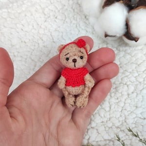 Winziger Teddybär Plüschtier. Taschentier. Süßes Haustier. Reizender Teddy für die Puppensammlung. 5 cm. Lieblingsteddy