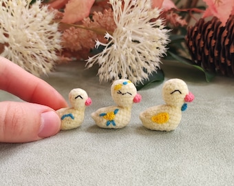 Micro patito de peluche. Familia de patitos en una caja de lata. Patitos miniatura de peluche coleccionables, regalo para el Día de la Madre.