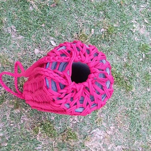 Red Yoga Mat Bag, Yoga Mat Carrier, Yoga Gift, Pilates Mat Bag, Yoga Accessories, Bag for Yoga Mat, Macramé Yoga Mat Bag