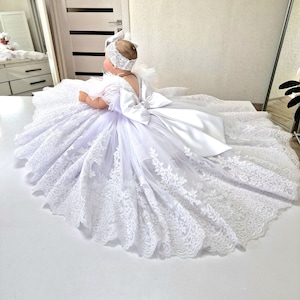 Robe de baptême de filles, robe de baptême de dentelle robe de bébé fille robe de baptême robe de baptême de bébé blanche robe de baptême tout-petit. image 1