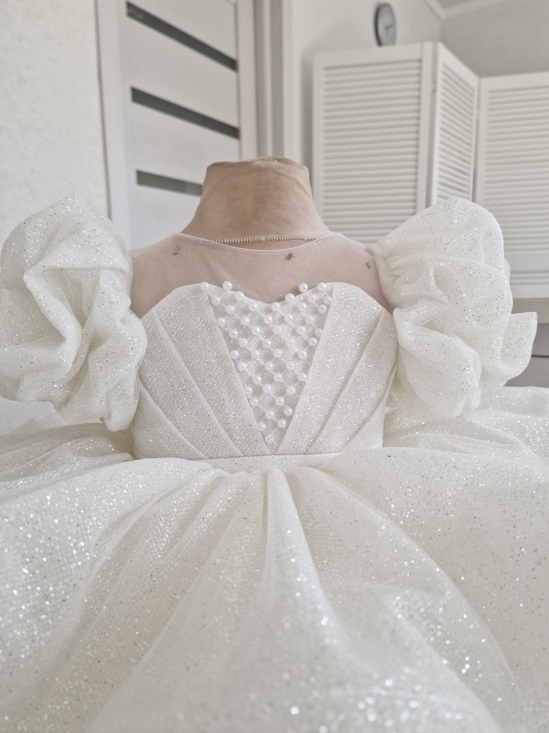 Robe tutu ivoire à paillettes gonflées avec broderie de perles et manches bouffantes Parfaite pour le baptême, la robe de premier anniversaire ou la robe de fille à fleurs image 7