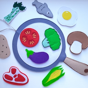 Felt pan 9.8 in (25cm) - play food set with felt velcro vegs, fish, meat, tomato, mushroom, egg, potato  - Pretend kitchen game for toddlers
