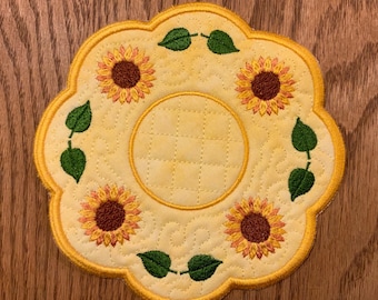 Cheerful Sunflowers—REVERSIBLE Candle Mat or Mug Rug