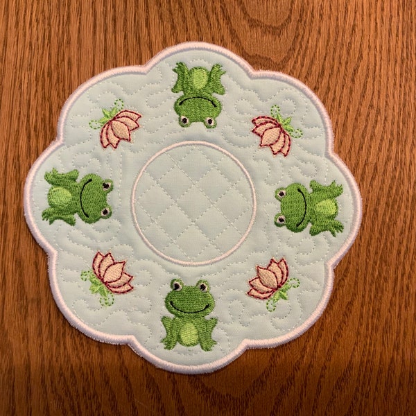 Happy Frogs and Lily Pads—REVERSIBLE Candle Mat or Mug Rug