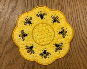 Be Kind to the Bees—REVERSIBLE Candle Mat or Mug Rug