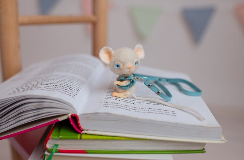 Mouse bookmark 3D felted animal mice cool book accessory from lovely felted mouse toy bookmark Woodland image 7