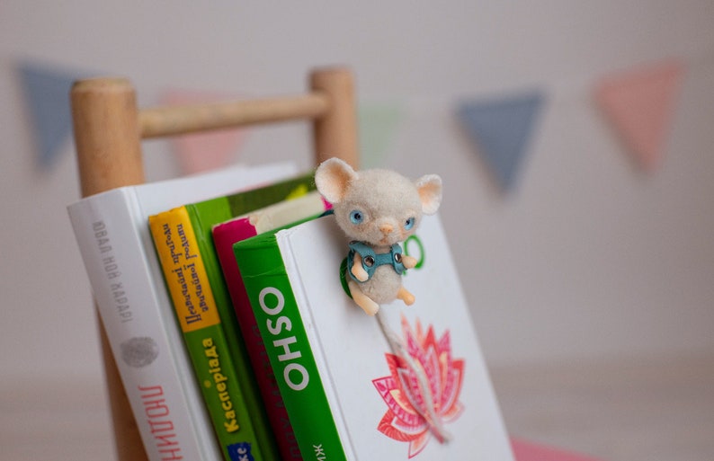 Mouse bookmark 3D felted animal mice cool book accessory from lovely felted mouse toy bookmark Woodland image 3