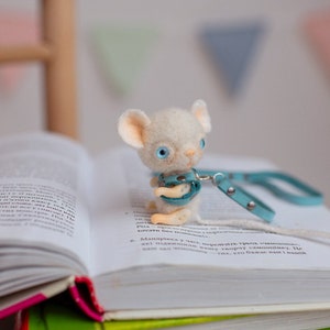 Mouse bookmark 3D felted animal mice cool book accessory from lovely felted mouse toy bookmark Woodland image 6