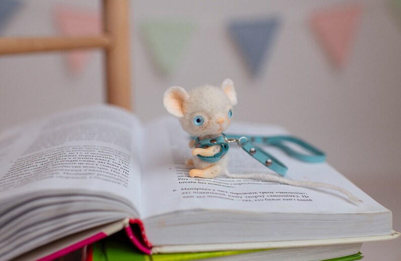 Mouse bookmark 3D felted animal mice cool book accessory from lovely felted mouse toy bookmark Woodland image 6