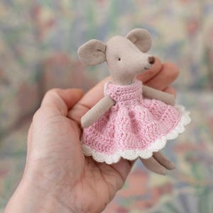 Vestido rosa para hermana pequeña de Maileg, ropa hecha a mano de ratón, pequeño, vestido de ratón de lana, vestido de muñeca ooak en miniatura, solo vestido sin ratón