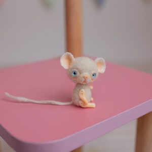 Mouse bookmark 3D felted animal mice cool book accessory from lovely felted mouse toy bookmark Woodland image 10