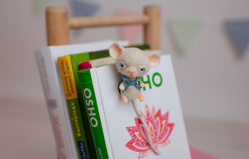 Mouse bookmark 3D felted animal mice cool book accessory from lovely felted mouse toy bookmark Woodland image 1