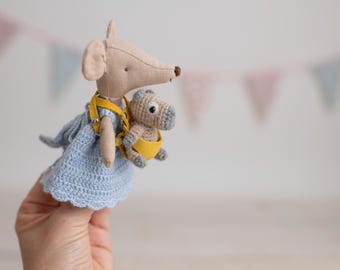 Miniatyrkapybara i vagn, husdjur till mus, dockor i skala 1:12.