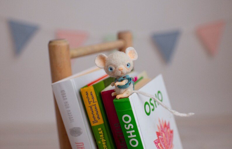 Mouse bookmark 3D felted animal mice cool book accessory from lovely felted mouse toy bookmark Woodland image 4