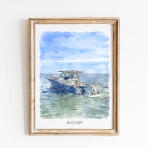Könnte beinhalten: Aquarelldruck eines blau-weißen Motorboots auf dem Wasser unter blauem Himmel. Das Boot ist in einem hellbraunen Holzrahmen gerahmt. Das Datum 05/07/2024 ist unten im Bild geschrieben.