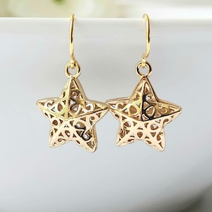 Star earrings, Gold dangle earrings, Celestial jewelry, Filigree earrings, Minimalist earrings, Dainty earrings, Small everyday earrings