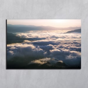 Paesaggio nebbioso, stampa digitale di montagne nebbiose, fotografia dei Carpazi, tramonto in Ucraina stampabile, stampe da scaricare, alba orizzontale