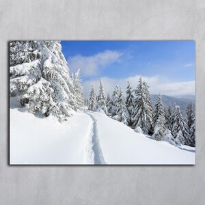 Impresión digital de invierno, fotografía de bosque, paisaje invernal para descargar, postales de árboles perennes, arte de pared horizontal nevado para imprimir