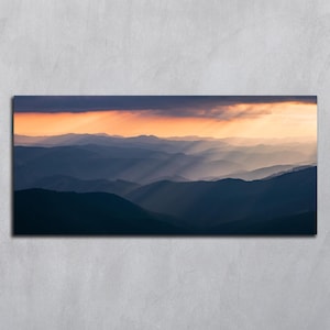 Foto panoramica, Stampa digitale del tramonto, Fotografia di montagna, Poster dell'alba, Paesaggio montano, Stampe di sfondo, Cartolina del cielo arancione