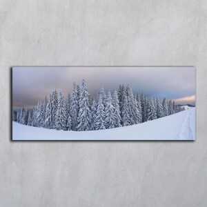 Paesaggio panoramico digitale da scaricare, stampe di foto di montagne, stampe di fotografie di foreste innevate, cartoline, decorazioni murali invernali.