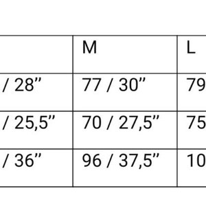 Puede incluir: Tabla de tallas para ropa en cent&iacute;metros y pulgadas. La tabla muestra las medidas de debajo del busto, cintura natural y cadera en las tallas XS, S, M, L, XL y XXL.