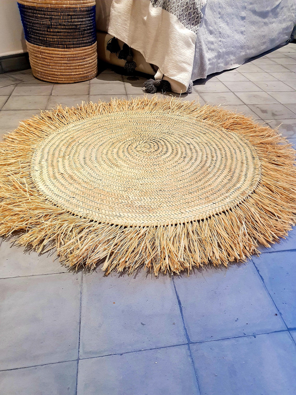 Round Braided Carpet in Palm Leaf With Raffia Fringes Etsy