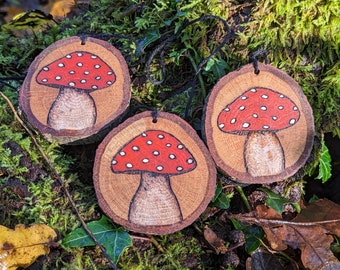 Mushroom log slice decoration