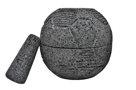Molcajete Piedra Volcanica En Forma De Balon De Futbol Soccer, Mortero  Mexicano 2 Piezas En 1, 20 Cm De Diametro 