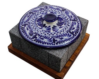 Molcajete Nahui 8in with Wooden Parota Base and Talavera Lid