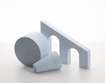 Handgemaakte lichtblauwe betonnen fotorekwisieten: geometrische displayset
