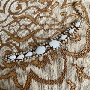 Out of milk crown bracelet【1960's costume jewelry】