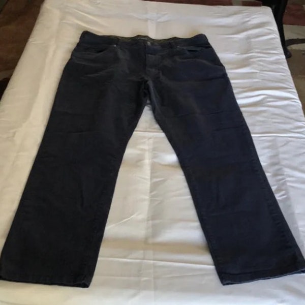 Men’s size 40 X 32 G. H. Bass & Co. Blue pants