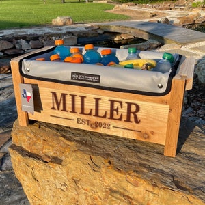 Wood Beer Cooler, Mancave Rustic Decor, Customized Cooler for Garage, Mens Gift for Him, Groomsman Gift, Backyard Outdoor Bar, Fathers Day