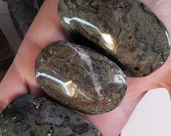 Cuartel General Puffy, Sangre de Dragón, Piedras de Palma, Jaspe de Sangre de Dragón, Piedra de Palma, Piedra de Sangre de Dragón