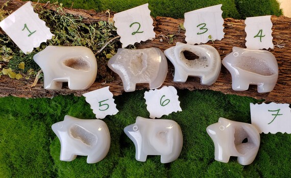 ドゥルージー瑪瑙の豚の彫刻：天然水晶の置物 - Etsy 日本