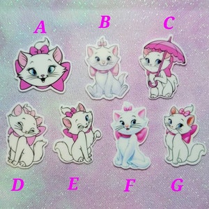 Marie aristocats Needle Minder / Badge holder