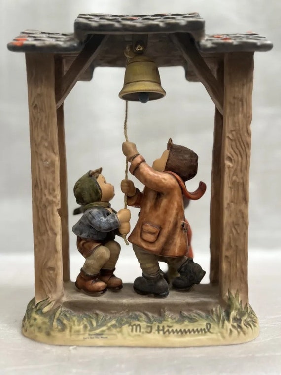 ゲーベル「LETS TELL The WORLD」セラミック像 M.J. フンメル シリーズ