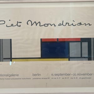 Cartel original enmarcado de la exposición de Piet Mondrian en la Nationalgalerie de Berlín