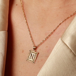 Collar con inicial cuadrada de 10 quilates, colgante con inicial personalizado, joyería para mujer y hombre, regalo de cumpleaños para ella, regalo para el Día de la Madre