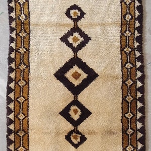 Vintage handwoven berber accent Moroccan runner rug, 3'0'' X 4'6'' hallway rug shipping included image 4